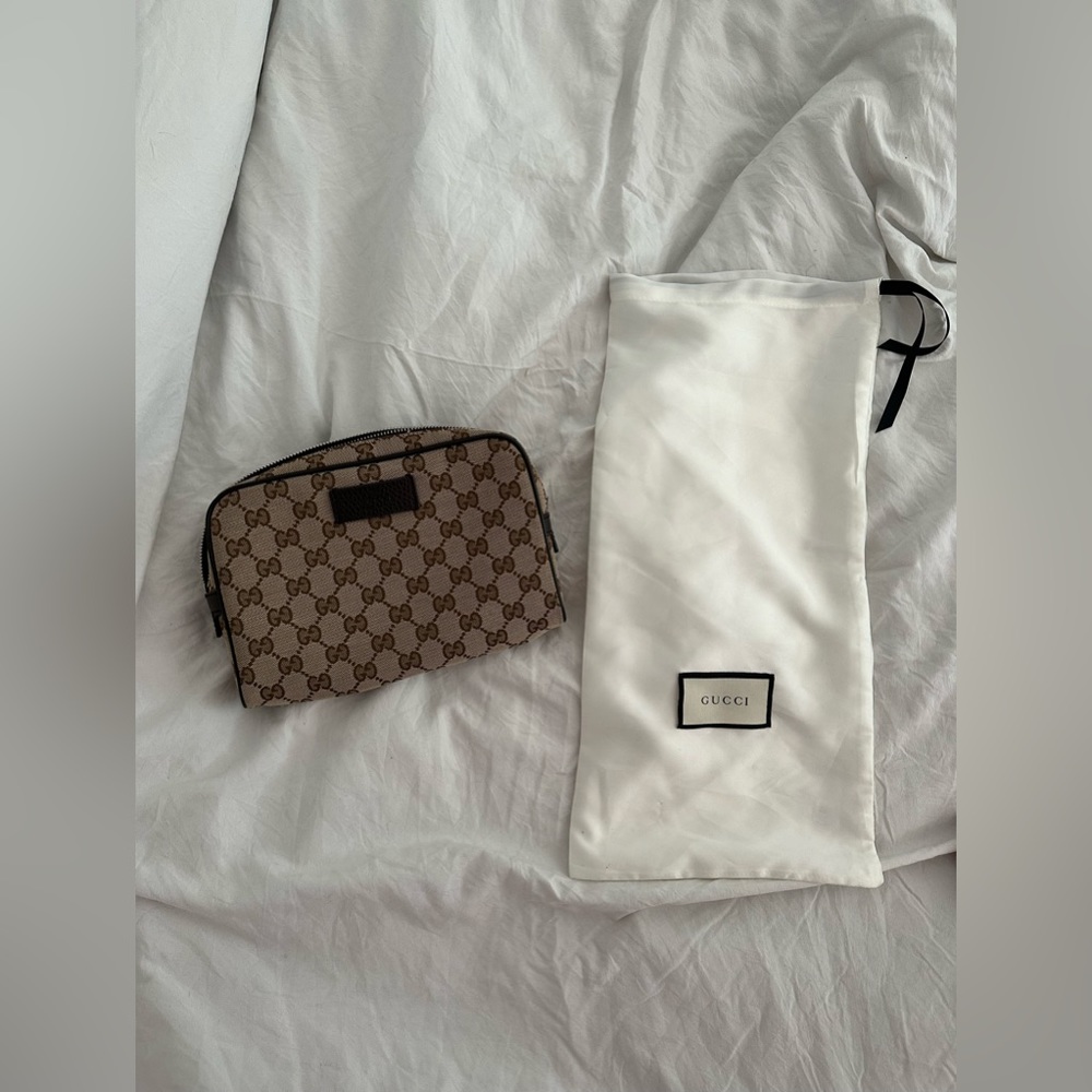 Authentic Gucci Fanny Pack/Crossbody